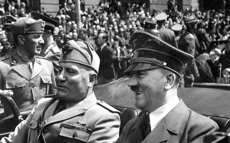 آدولف هیتلر و بنیتو موسولینی