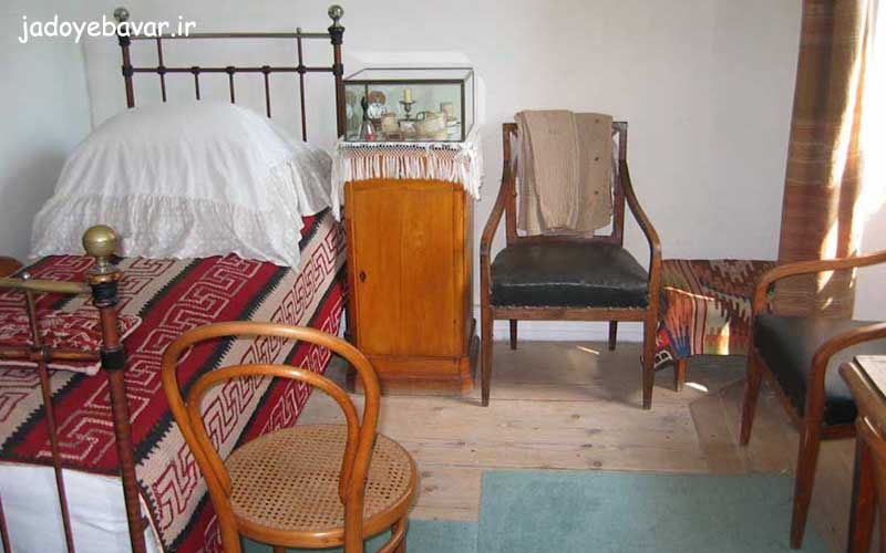 
اتاق خواب ساده تولستوی برای آخرین سال های زندگی اش در یاسنایا پولیانا. 