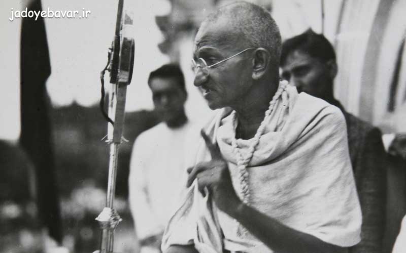 بازگشت گاندی به هندوستان