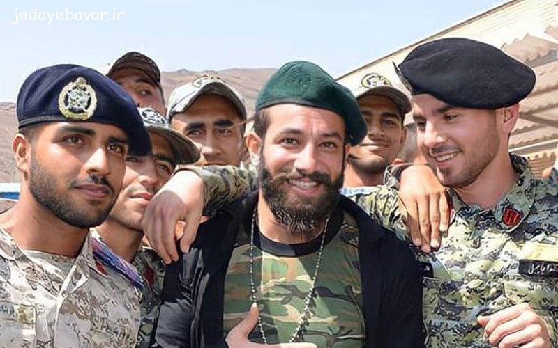 امیر تتلو در کنار نیروهای ارتش جمهوری اسلامی ایران