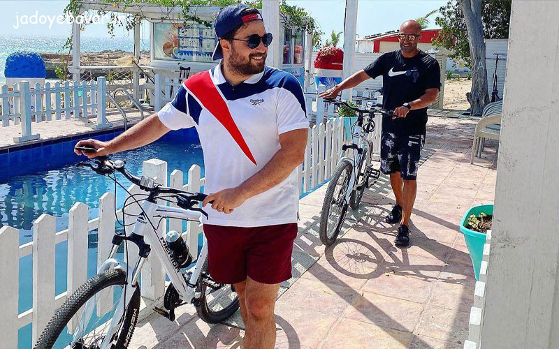 بابک جهانبخش در حین دوچرخه سواری