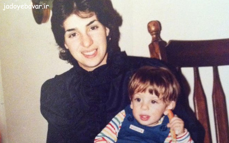 کودکی برایان چسکی در کنار مادرش